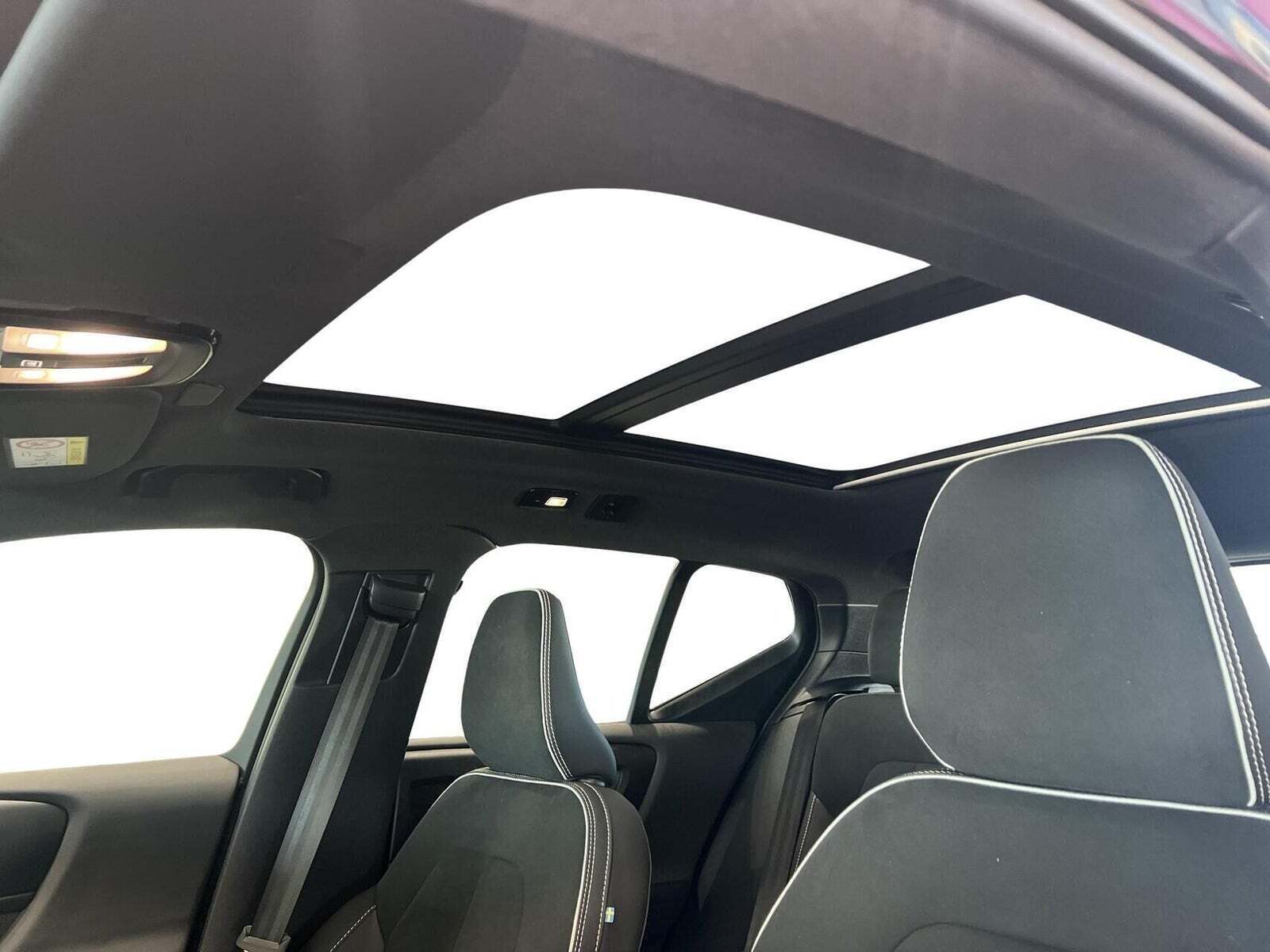 Volvo EX40 Extended Range Black Edition