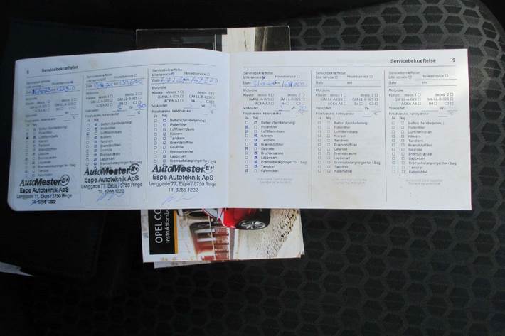 Grå Opel Corsa fra 2015