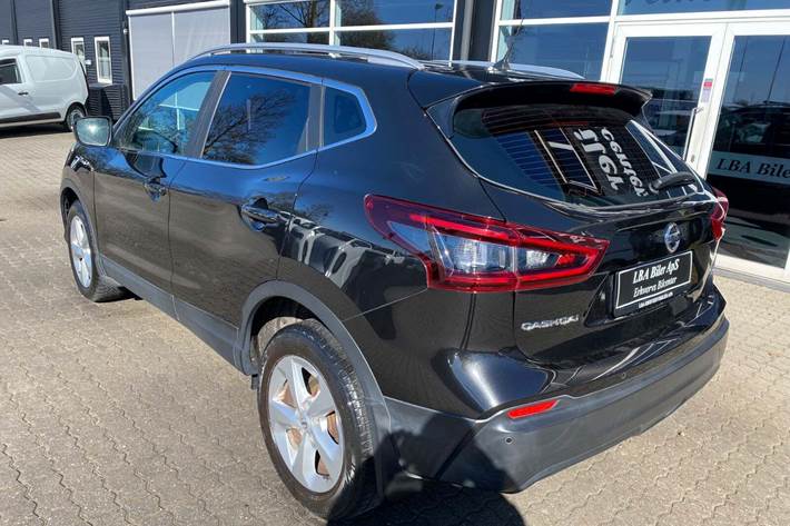 Sort Nissan Qashqai fra 2020