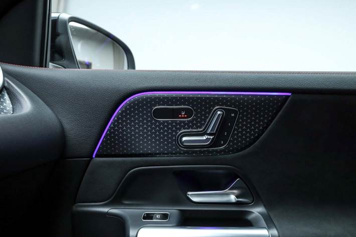 Sort Mercedes EQA250+ fra 2025