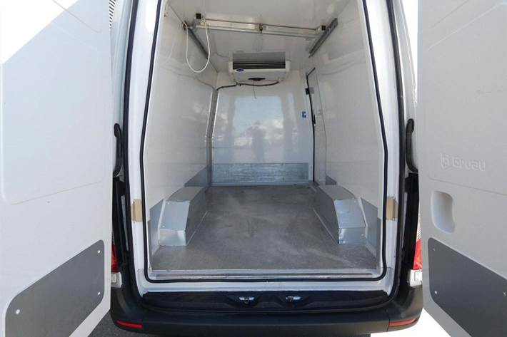 Hvid Mercedes Sprinter 317 fra 2021
