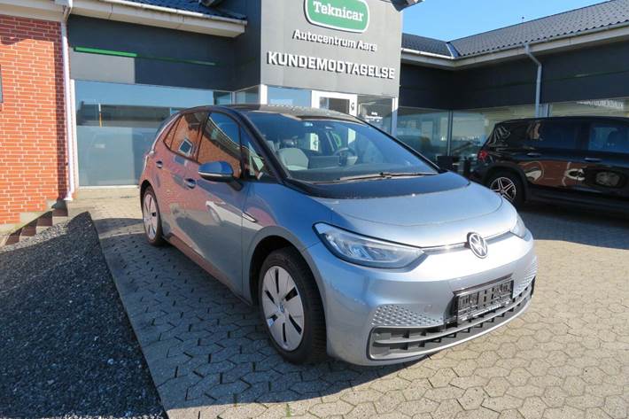 Blå VW ID.3 fra 2022 set udefra