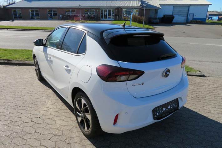 Hvid Opel Corsa-e fra 2024