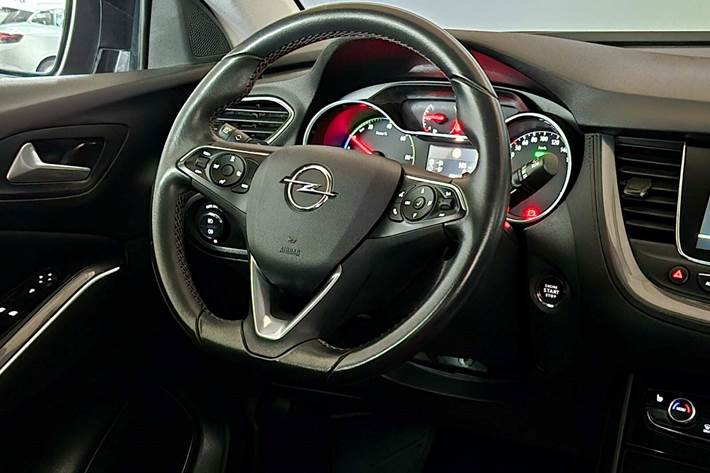 Grå Opel Grandland X fra 2020