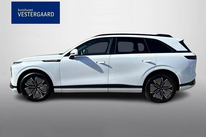 Hvid Xpeng G9 fra 2024