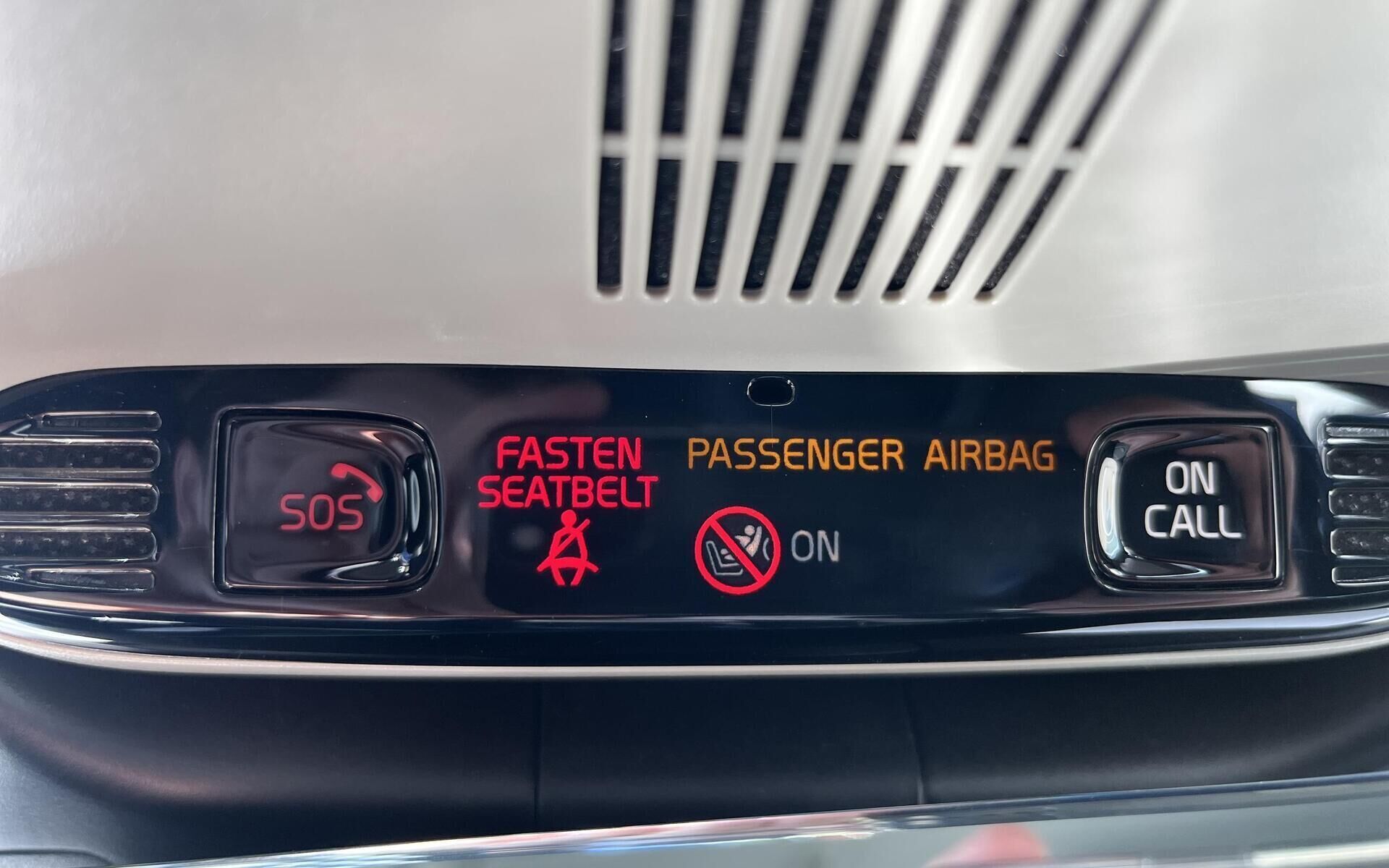 Grå Volvo XC40 fra 2020