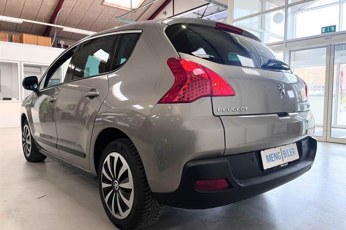 Grå Peugeot 3008 fra 2010