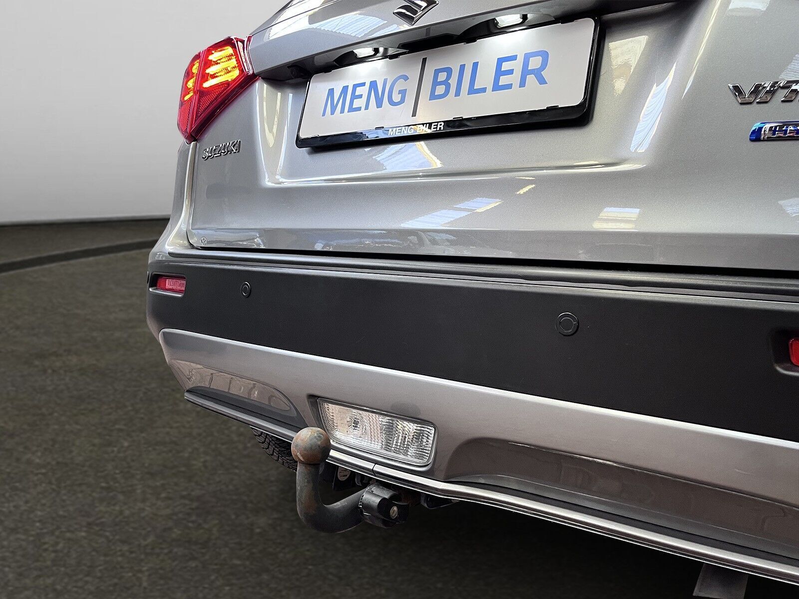 Grå Suzuki Vitara fra 2021