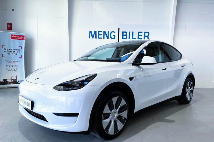 Hvid Tesla Model Y fra 2022