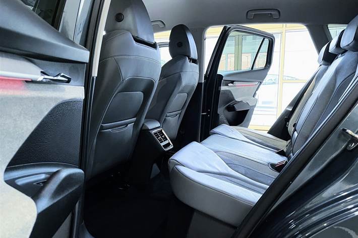 Grå Skoda Enyaq iV fra 2022