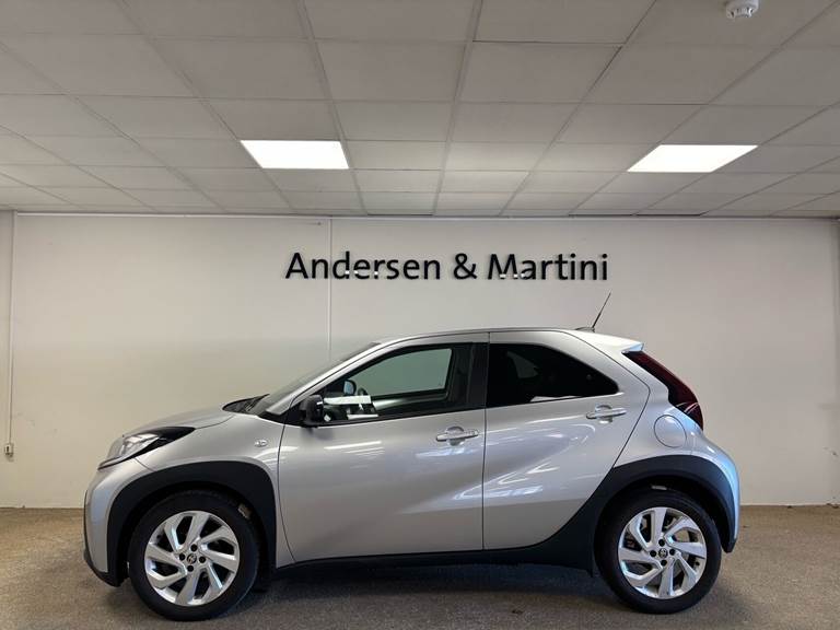 Toyota Aygo X 1,0 VVT-I Active 72HK 5d