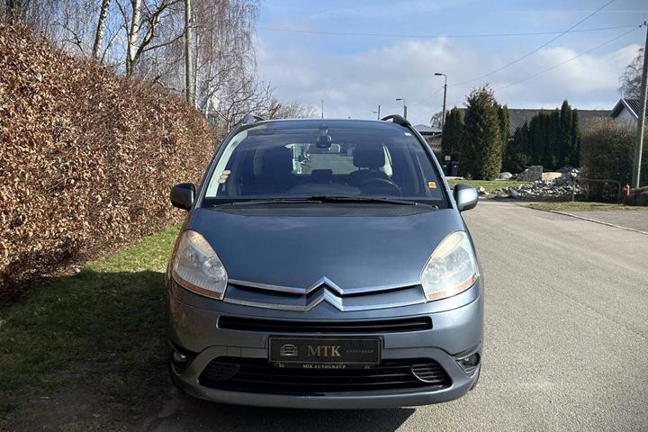 Grå Citroën C4 Picasso fra 2010 set udefra