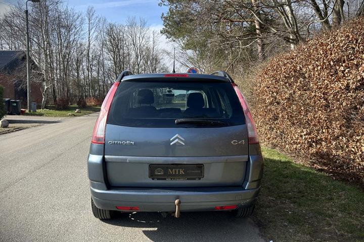 Grå Citroën C4 Picasso fra 2010 set udefra