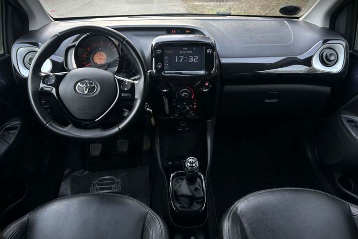 undefined Toyota Aygo fra 2015