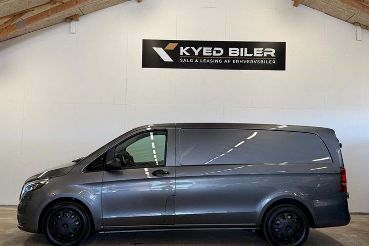 Grå Mercedes Vito 114 fra 2019