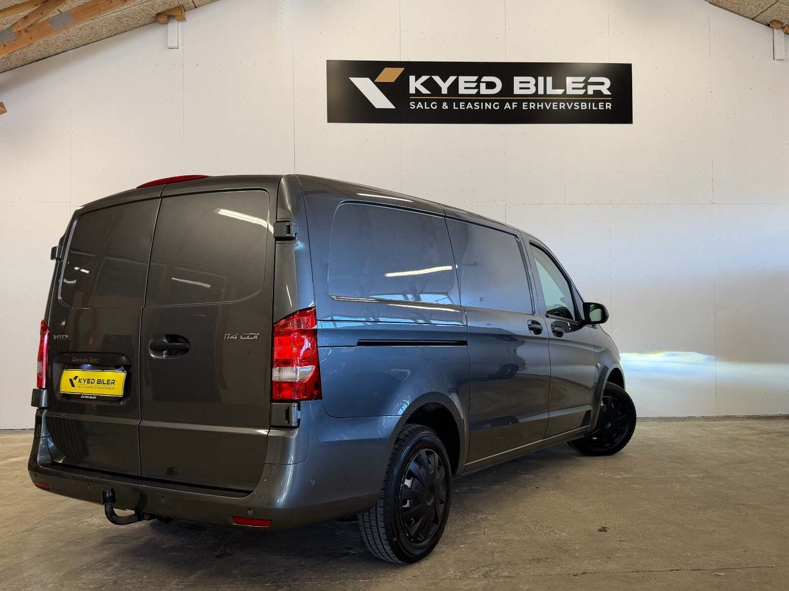 Grå Mercedes Vito 114 fra 2019