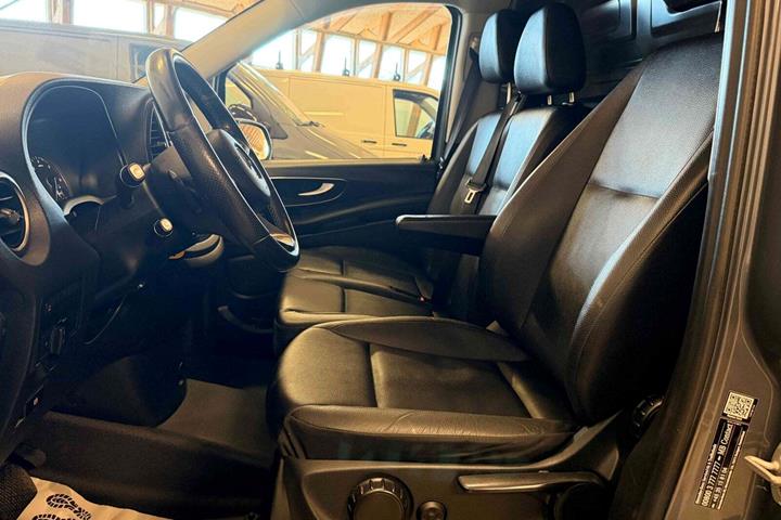 Grå Mercedes Vito 114 fra 2019