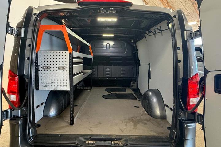 Grå Mercedes Vito 114 fra 2019
