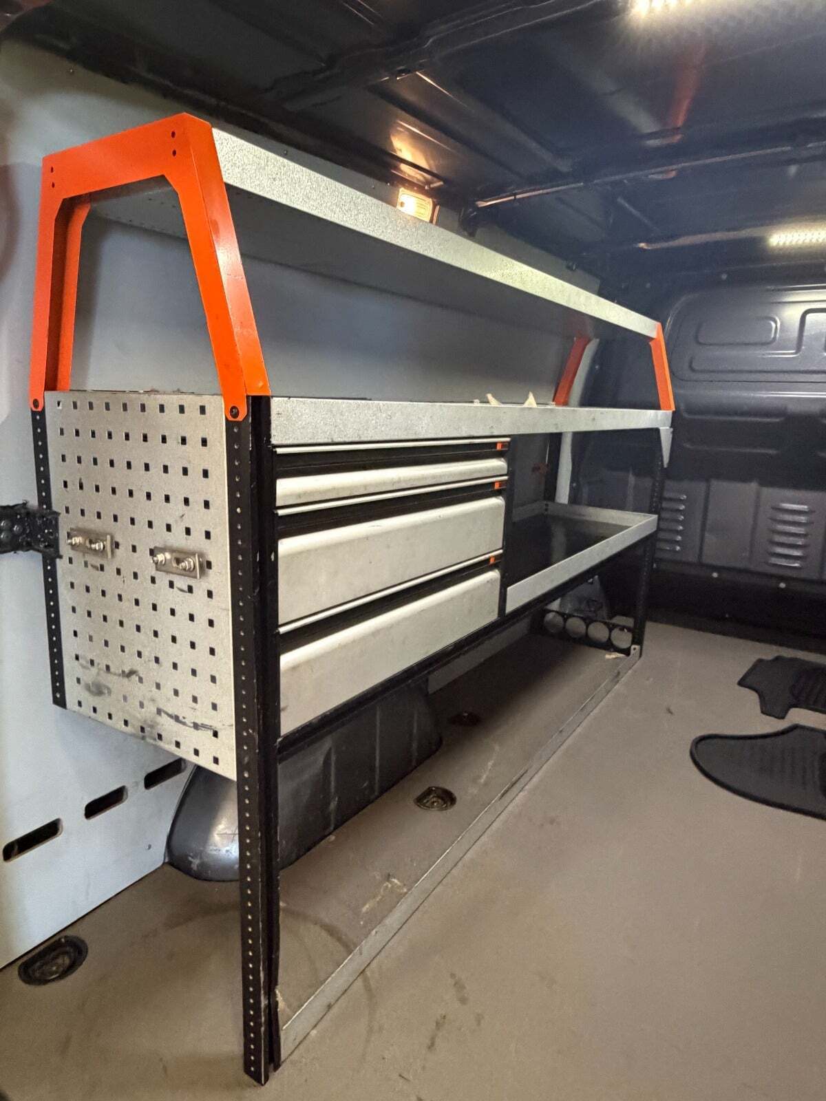 Grå Mercedes Vito 114 fra 2019