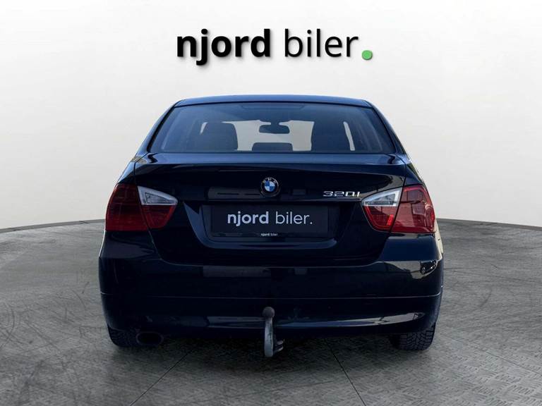 BMW 320i 2,0