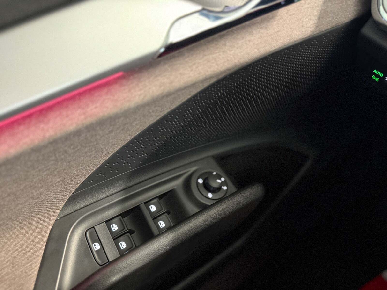 Turquoise Skoda Enyaq fra 2021