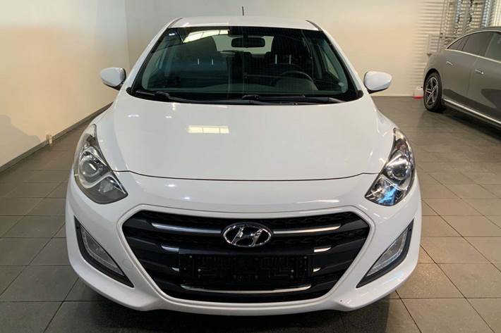 Hvid Hyundai i30 fra 2016
