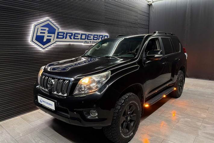 Sort Toyota Land Cruiser fra 2011