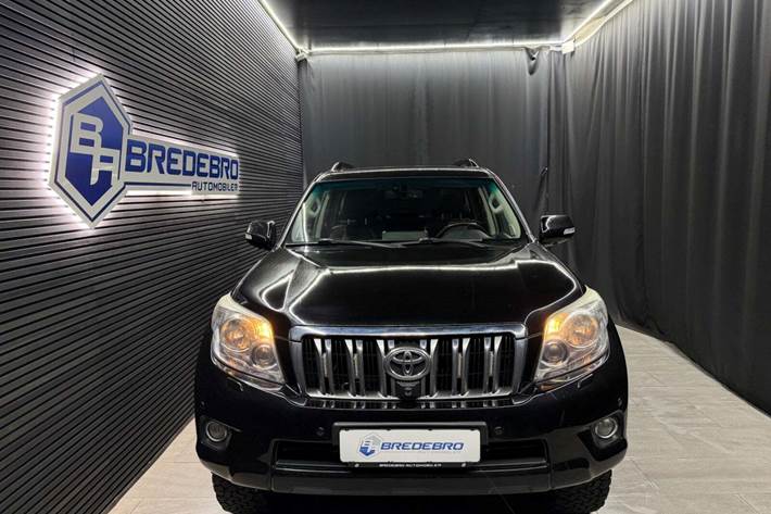 Sort Toyota Land Cruiser fra 2011