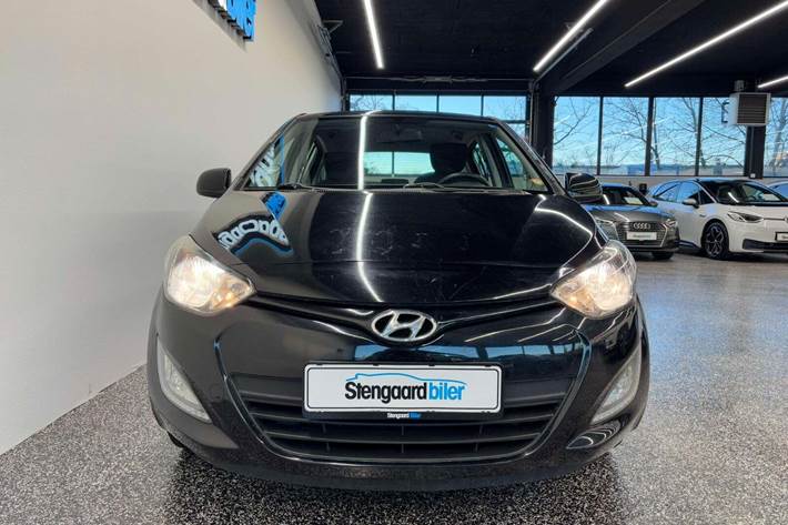 Sort Hyundai i20 fra 2015