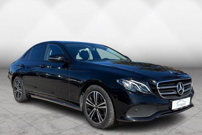 Sort Mercedes E220 d fra 2017