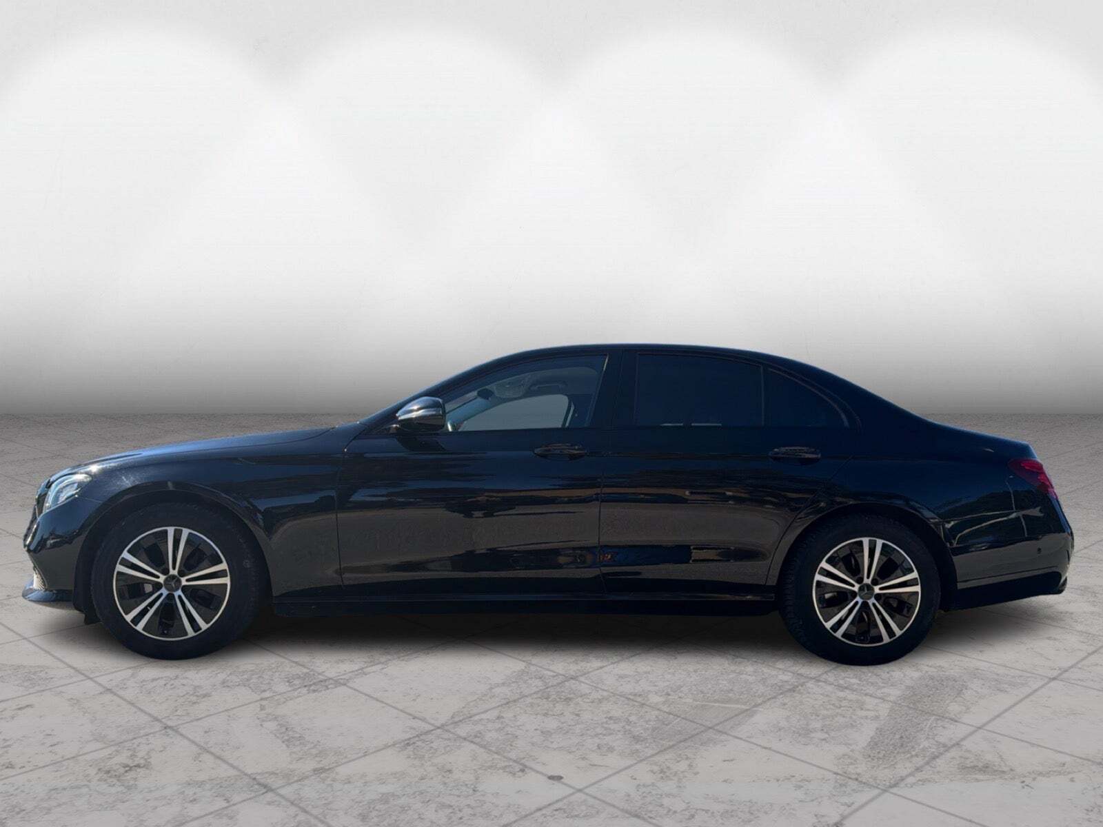 Sort Mercedes E220 d fra 2017