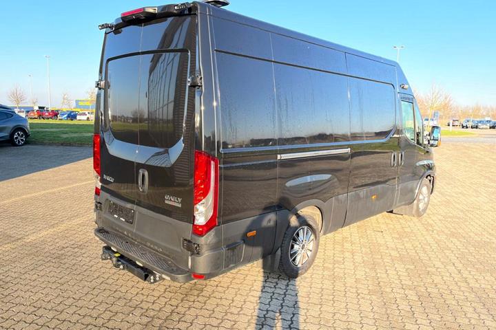 Sort Iveco Daily fra 2025
