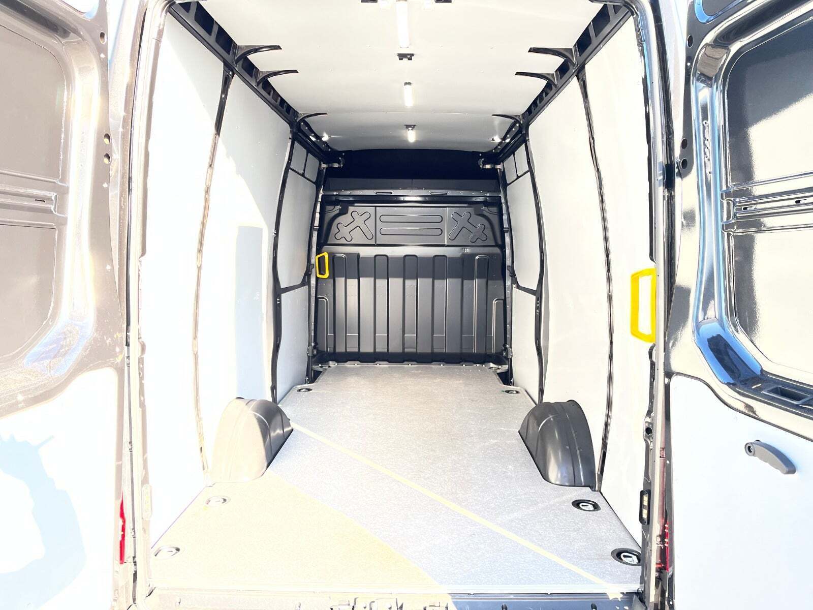 Sort Iveco Daily fra 2025
