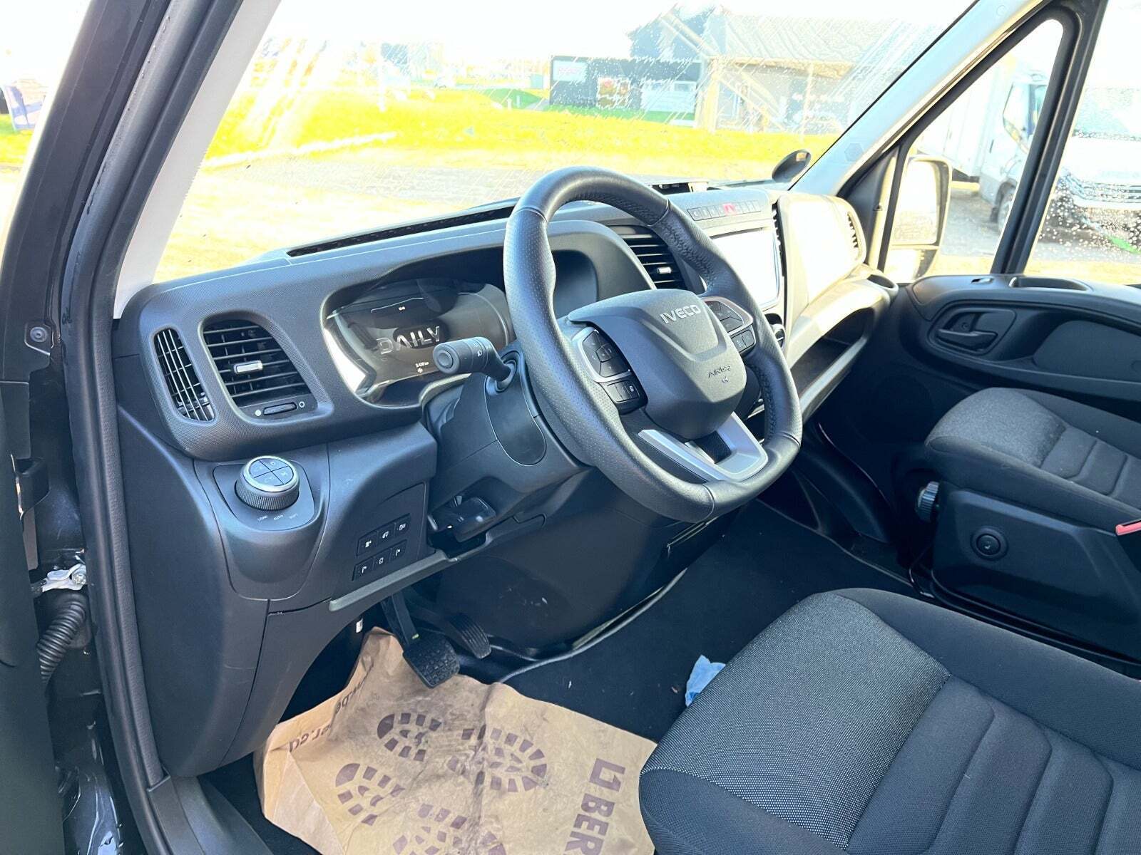 Sort Iveco Daily fra 2025