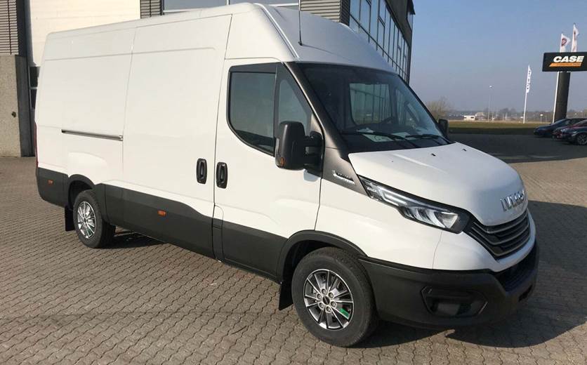 Iveco Daily 2,3 35S16 12m³ Van AG8