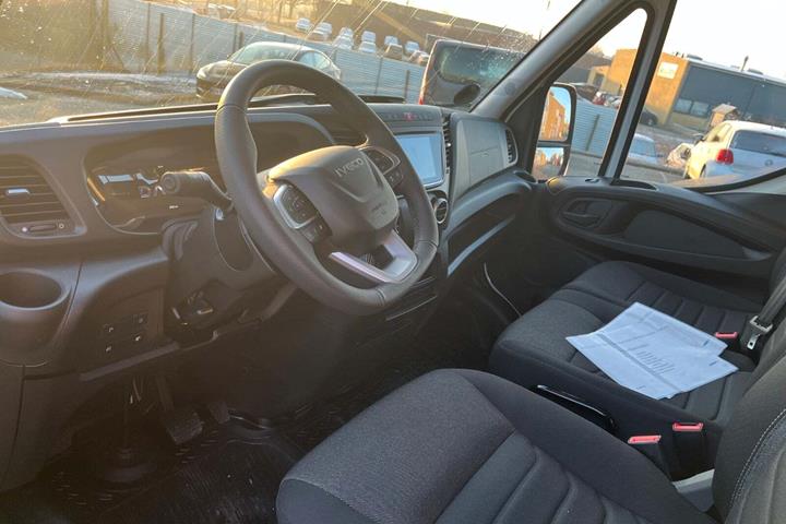Hvid Iveco Daily fra 2025
