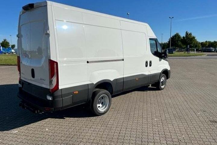 Hvid Iveco Daily fra 2026