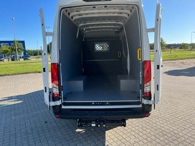Hvid Iveco Daily fra 2026