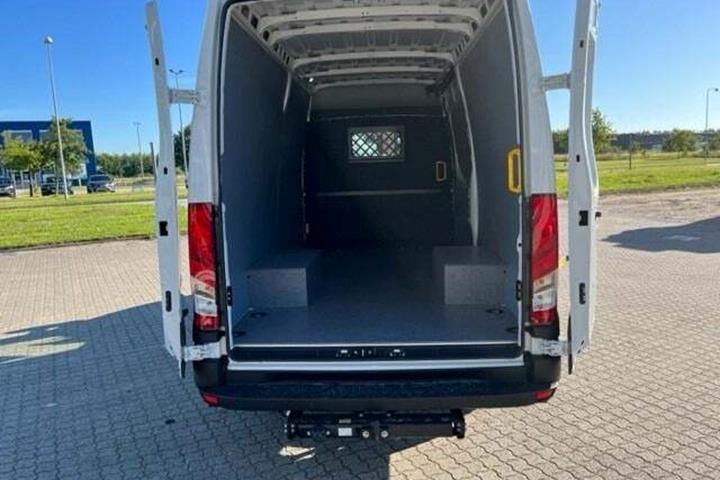 Hvid Iveco Daily fra 2026