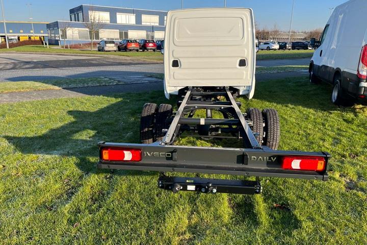 Hvid Iveco Daily fra 2026