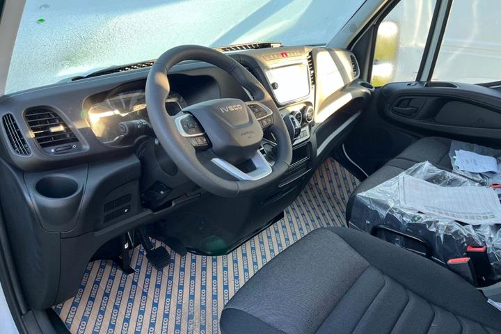 Hvid Iveco Daily fra 2026
