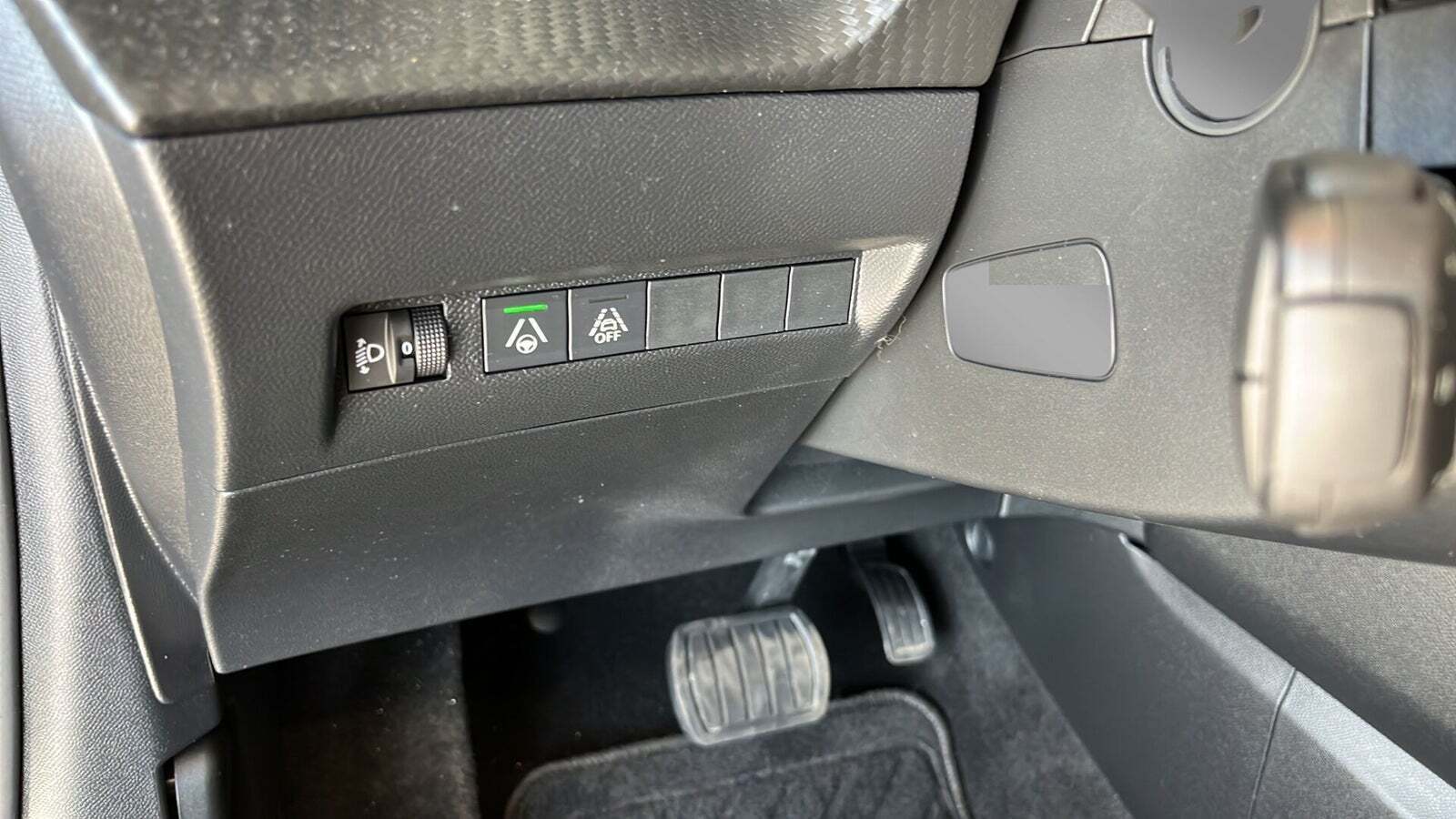 Sort Peugeot 208 fra 2023
