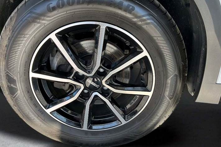 Hvid Peugeot 2008 fra 2024