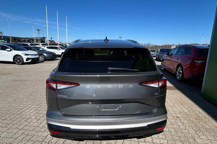 Grå Skoda Enyaq fra 2026