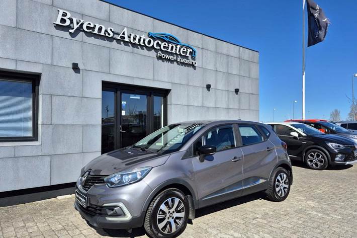 Grå Renault Captur fra 2018