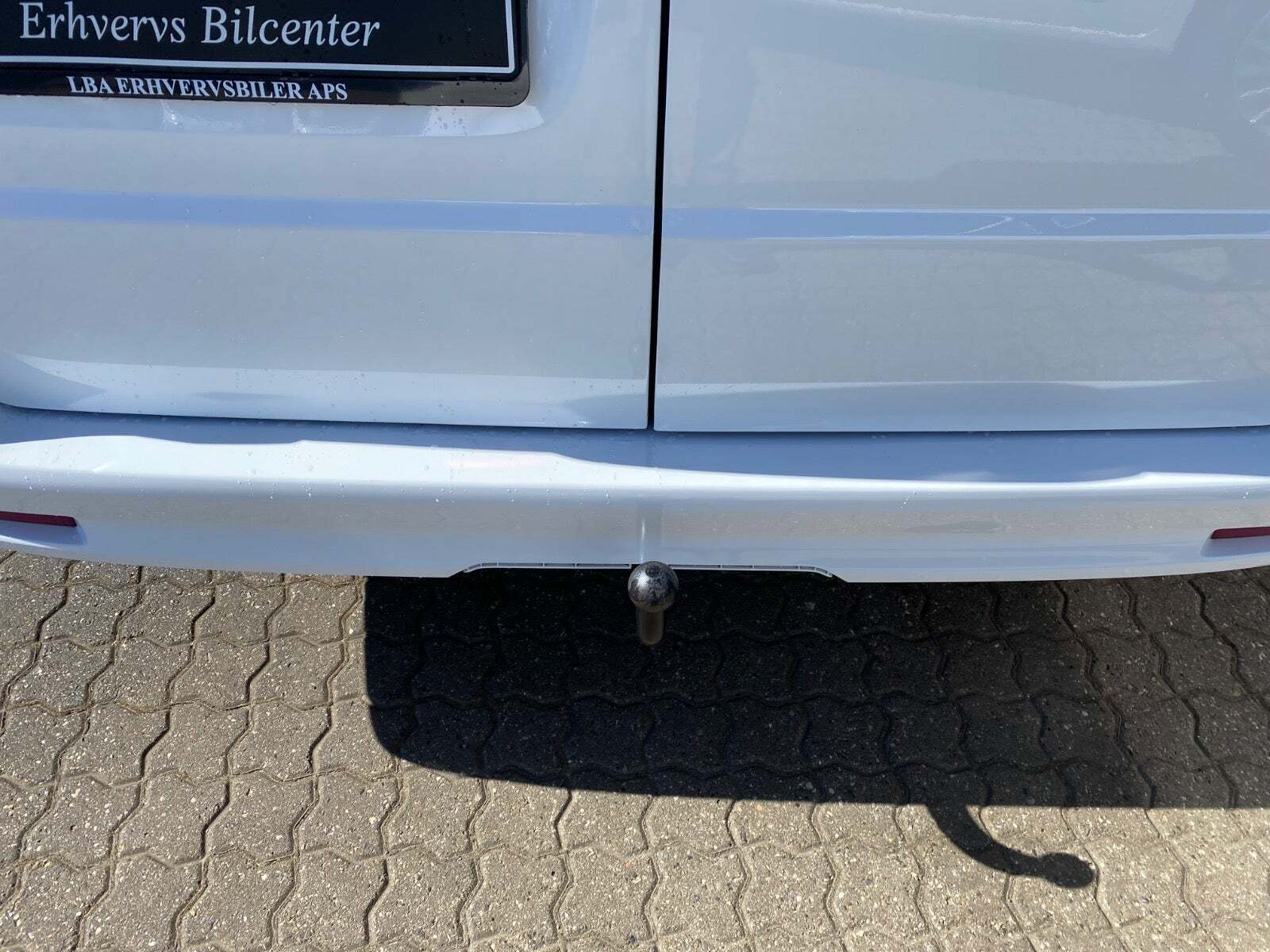 Hvid Mercedes Vito 114 fra 2025