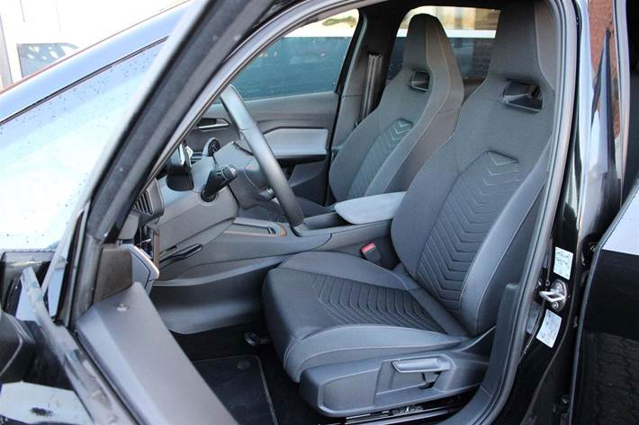 Sort Cupra Born fra 2025