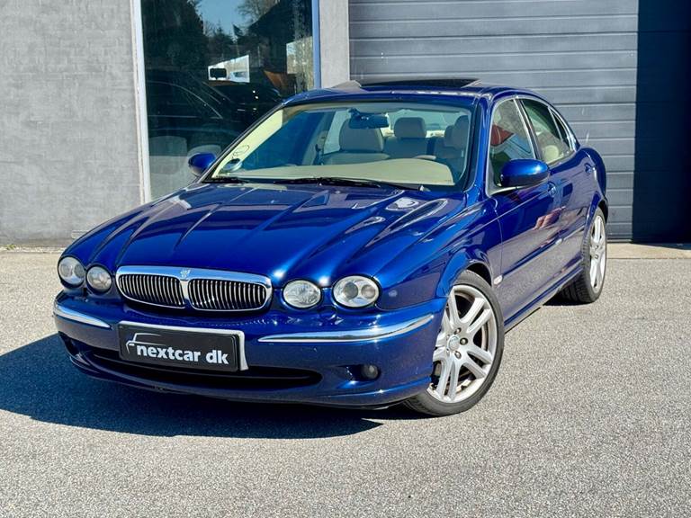 Jaguar X-type 2,5 Deluxe aut.