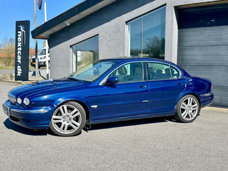 Jaguar X-type 2,5 Deluxe aut.