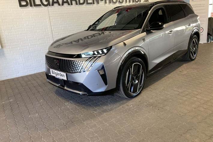 Sølv Peugeot e-5008 fra 2024